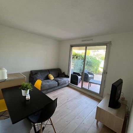 Appartement 2 Pieces En Rez De Jardin Avec Parking Et Piscine Villeneuve-Loubet Kültér fotó
